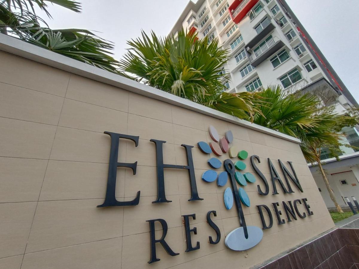 Klia Ehsan Pool View 8 Pax Air-con Apartment Sepang