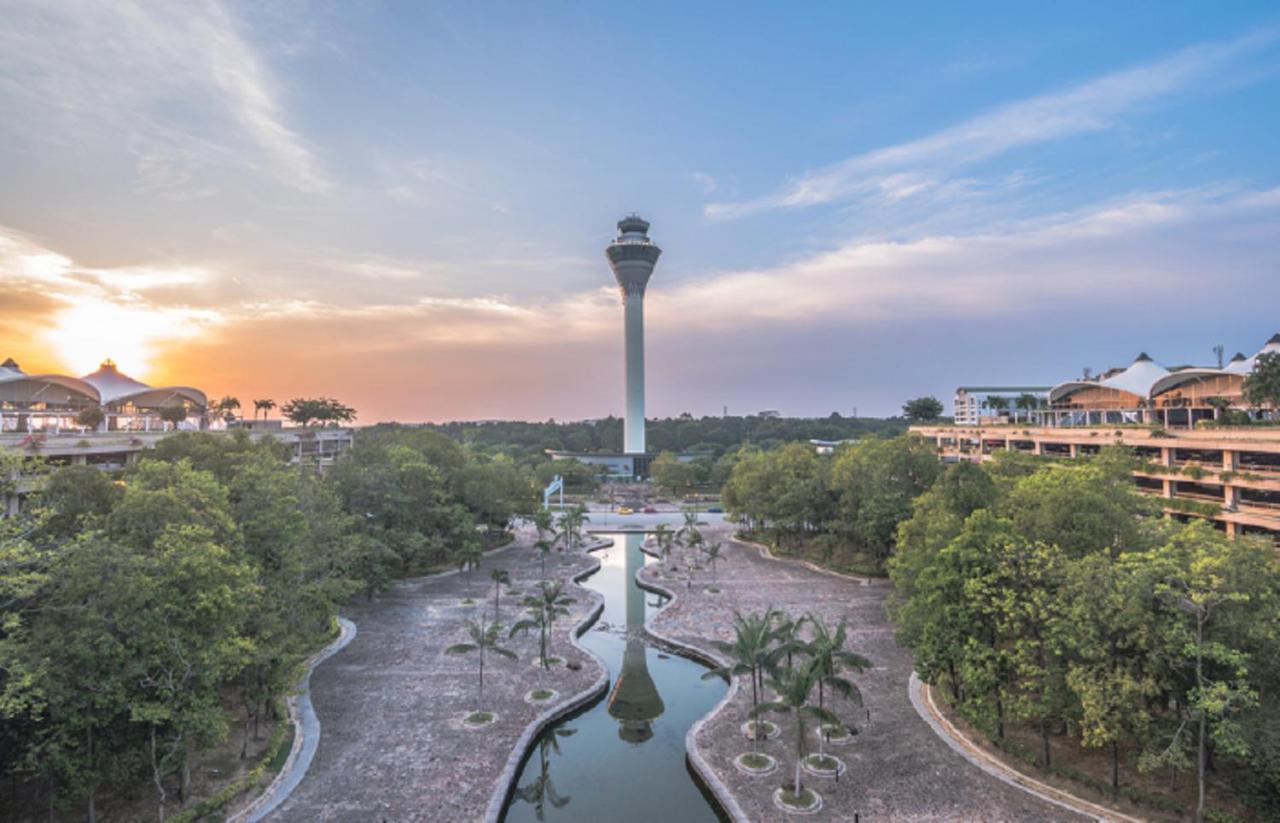 Klia Ehsan Pool View 8 Pax Air-con Apartment Sepang