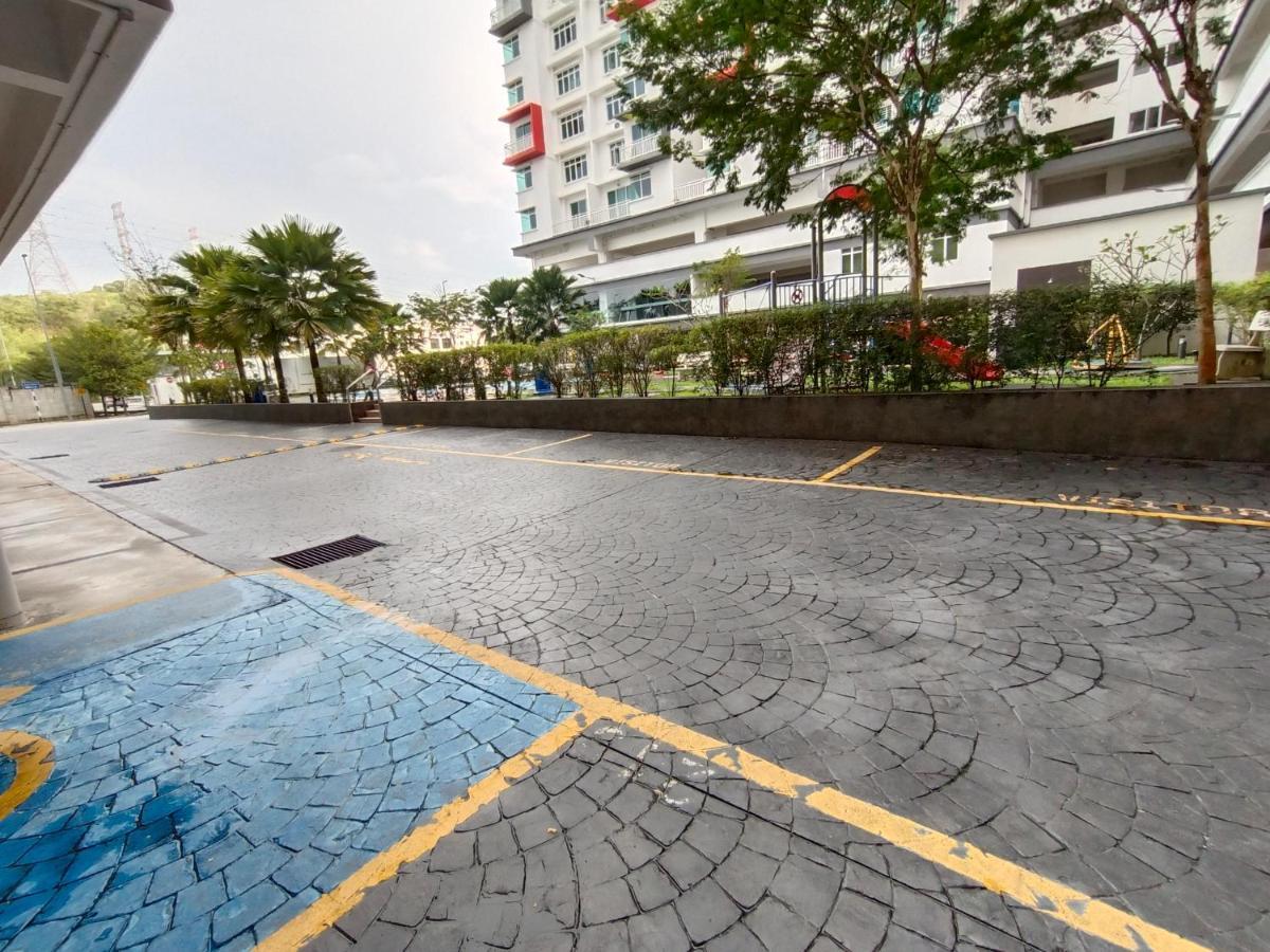 Apartment Klia Ehsan Pool View 8 Pax Air-con Sepang